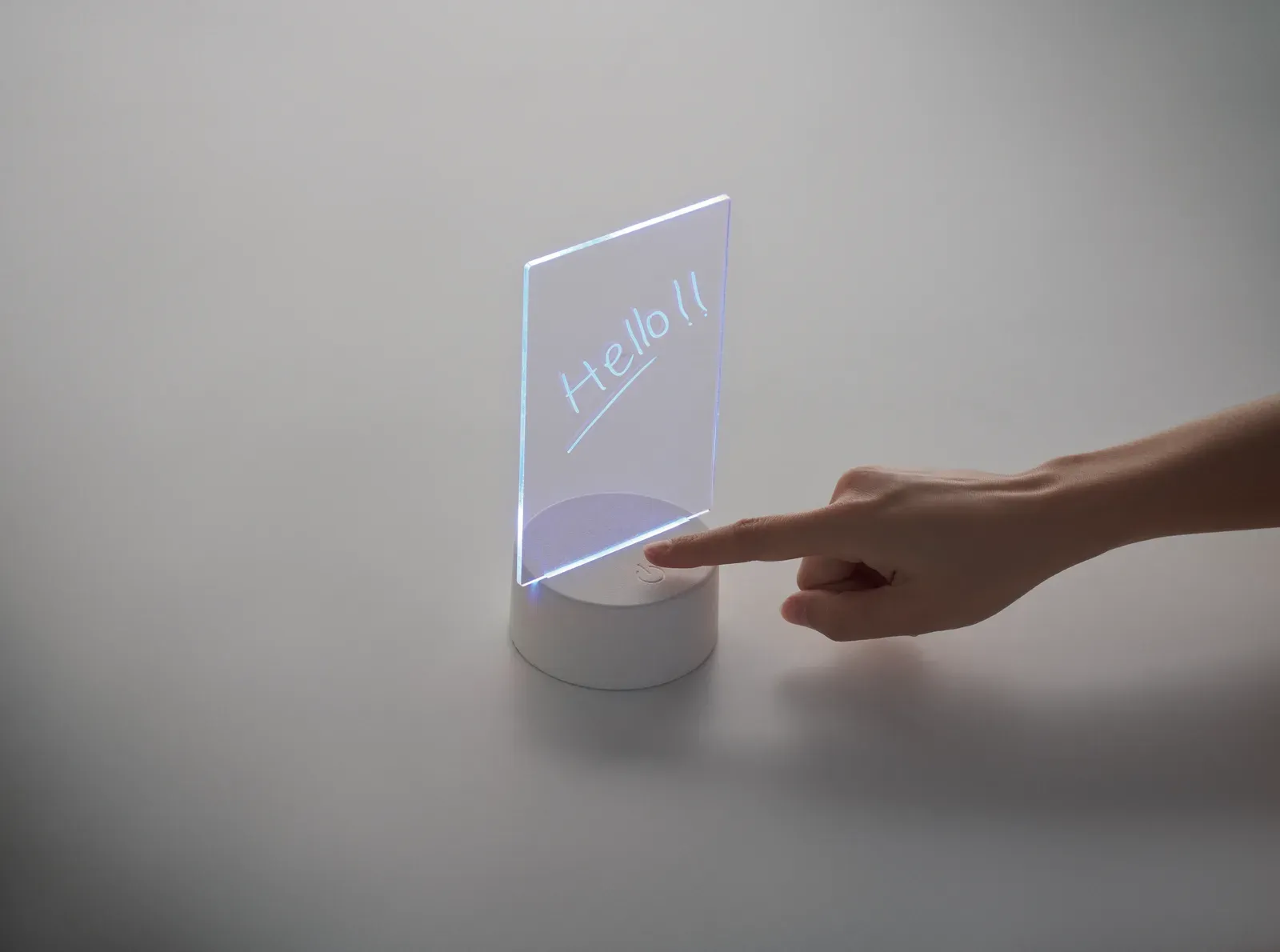 Ledmemo – Rechargeable RGB Table Lamp in Iron with 39 LED Lights and Stepless Dimming; With Warm or Color-Changing Light — White