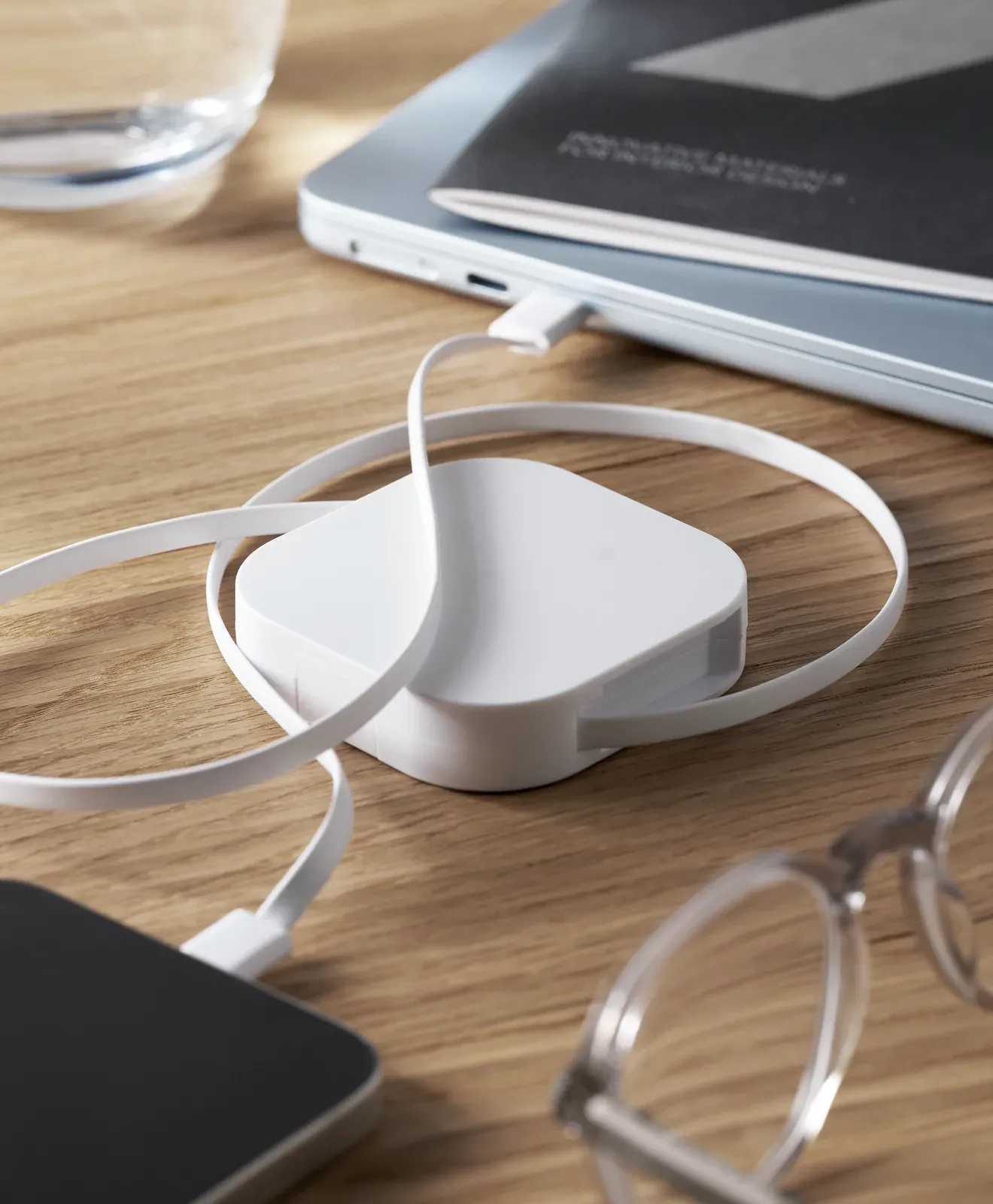 Linea 100W Retractable Charging Cable with Phone Holder — White