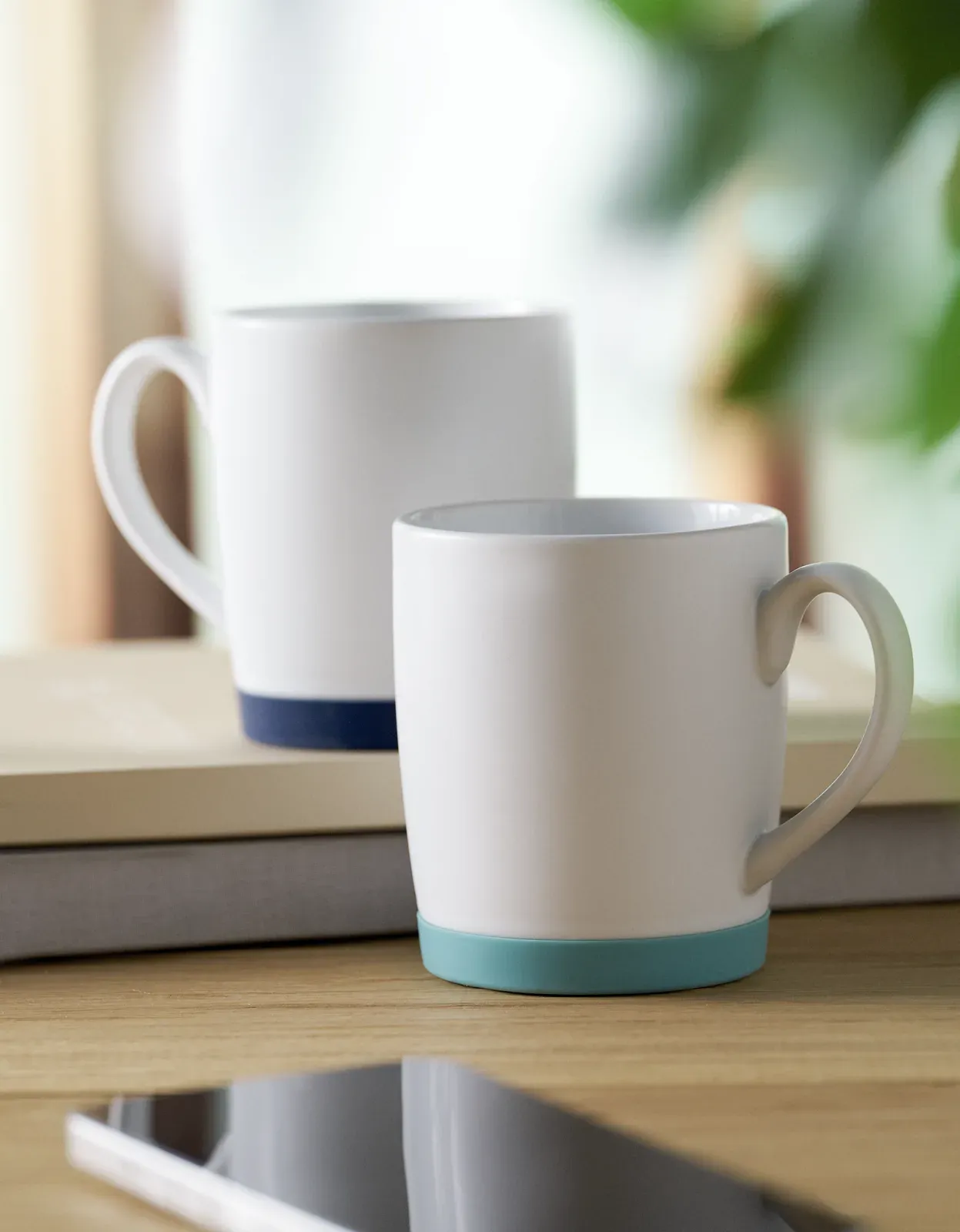 Silbase – Ceramic Mug with White Matt Finish and Silicone Base for Stability; Individual Packing in White Carton Box — Petrol