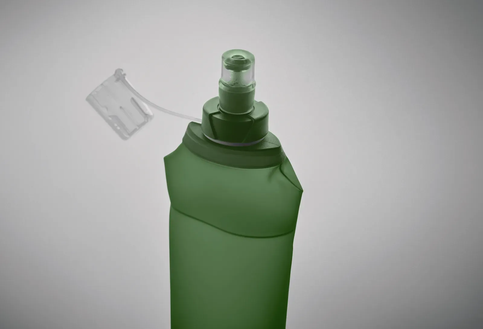 Biter – Collapsible Silicone Bottle with Stainless Steel Lid and Aluminium Carabiner — Green