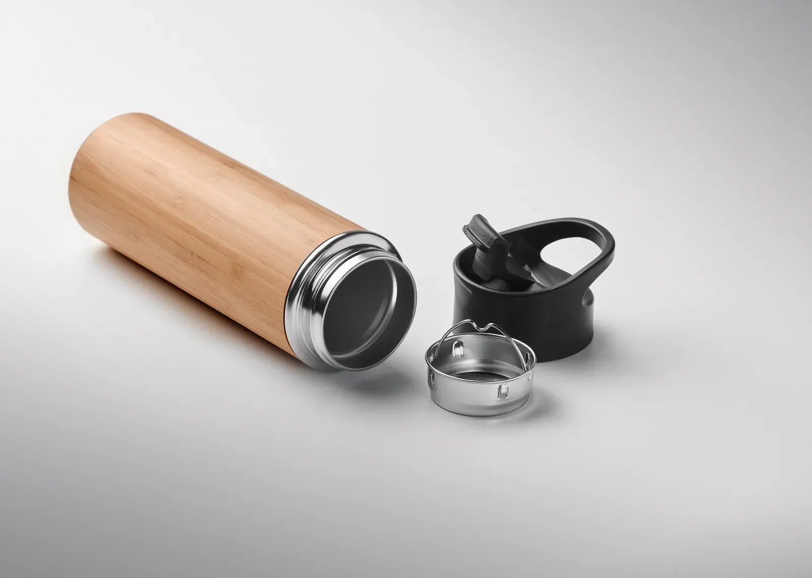 Nanda – Double Wall Stainless Steel Insulating Vacuum Flask with Bamboo Outer Cover and Grip Lid in PP — Wood