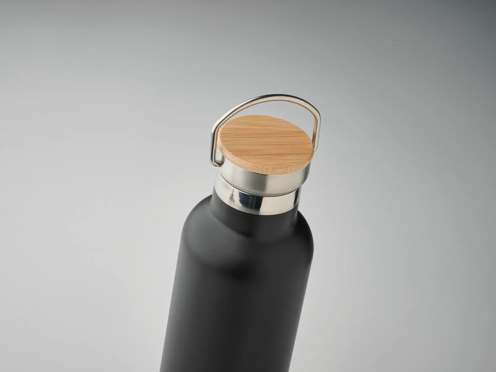 Helsinki Med – Double Wall Stainless Steel Insulating Vacuum Flask with Bamboo Lid and Carry Handle — Black