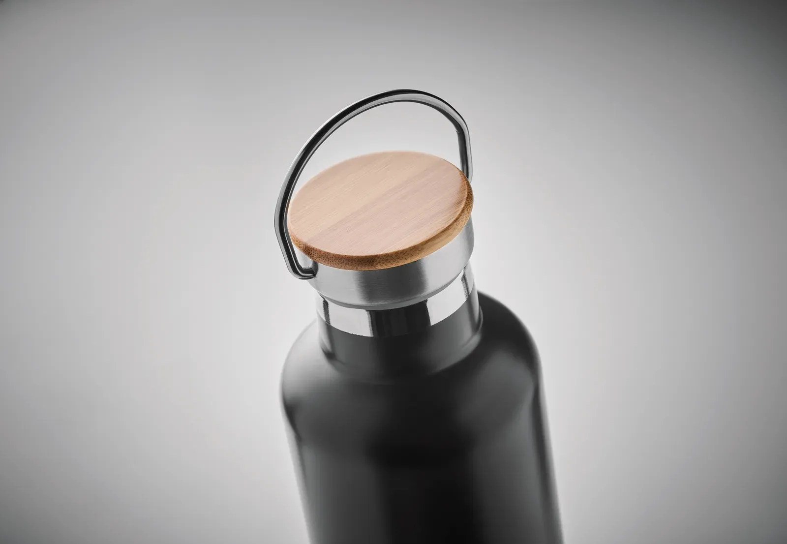 Helsinki Large – Double Wall Stainless Steel Insulating Vacuum Flask with Bamboo Lid and Carry Handle — Black