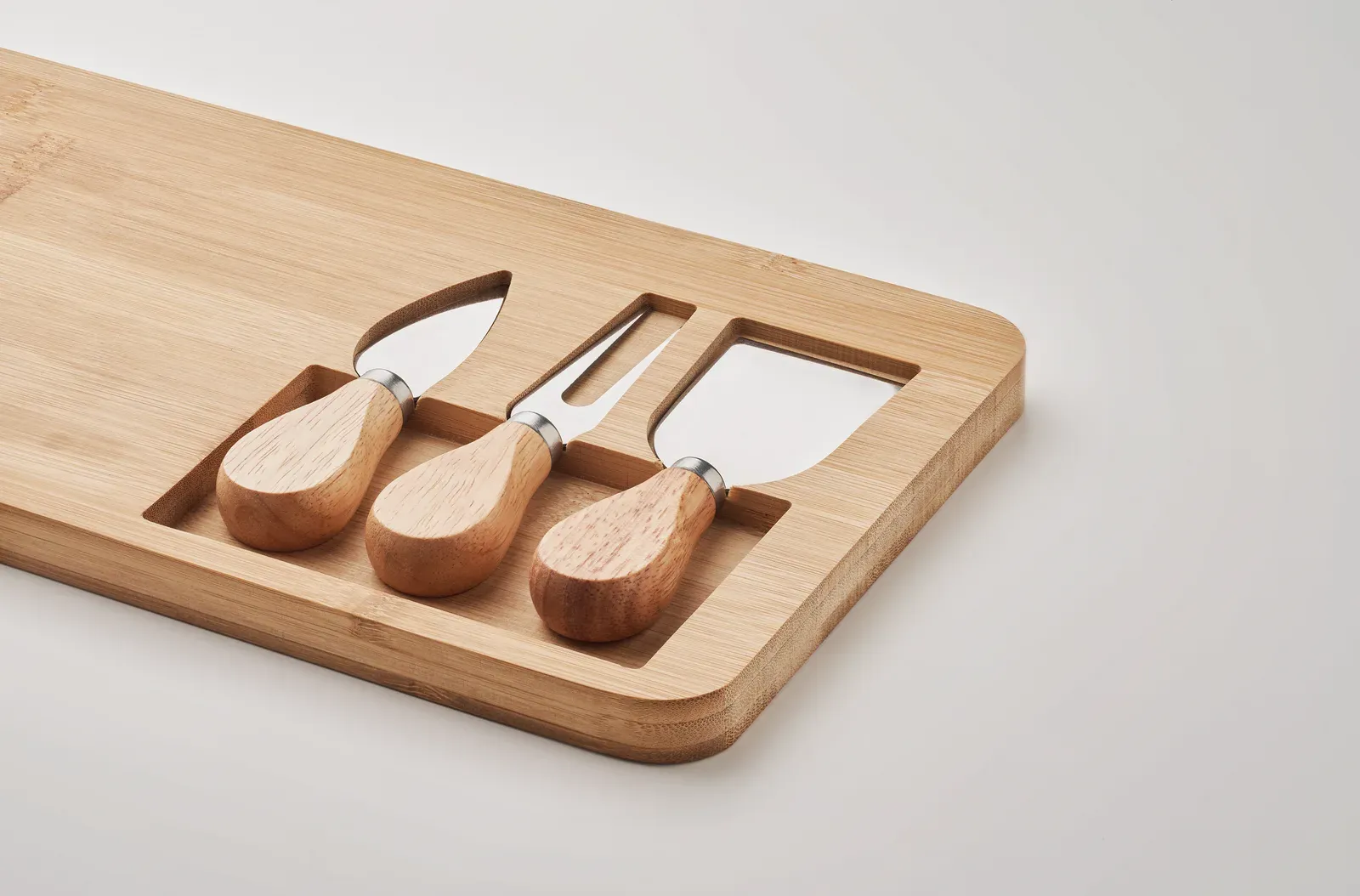 Glenavy – Bamboo Cheese Set with a Serving Board, 2 Serving Knives and a Fork — Wood