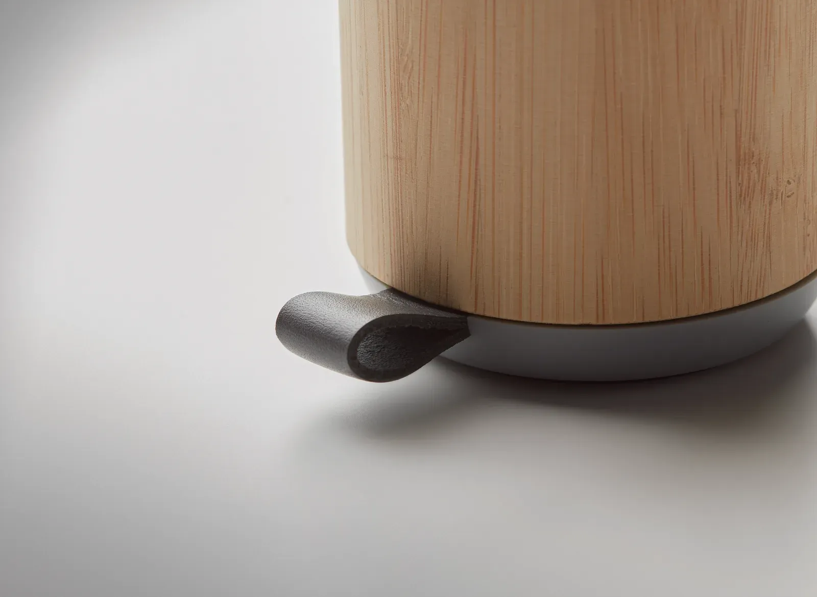 Rugli 5.3 Wireless Speaker – Bamboo Cover with PU Strap — Wood