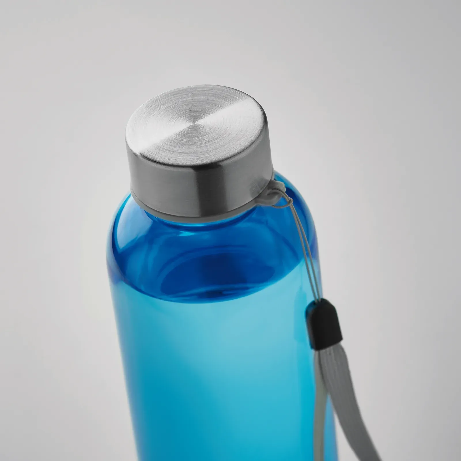 Sea – Drinking Bottle in Tritan Renew™ which is BPA Free with Stainless Steel Handle Lid