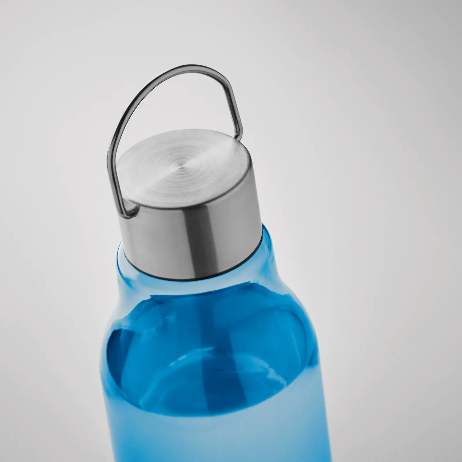 Sounbo – Drinking Bottle in Tritan Renew™ which is BPA Free with Stainless Steel Handle Lid
