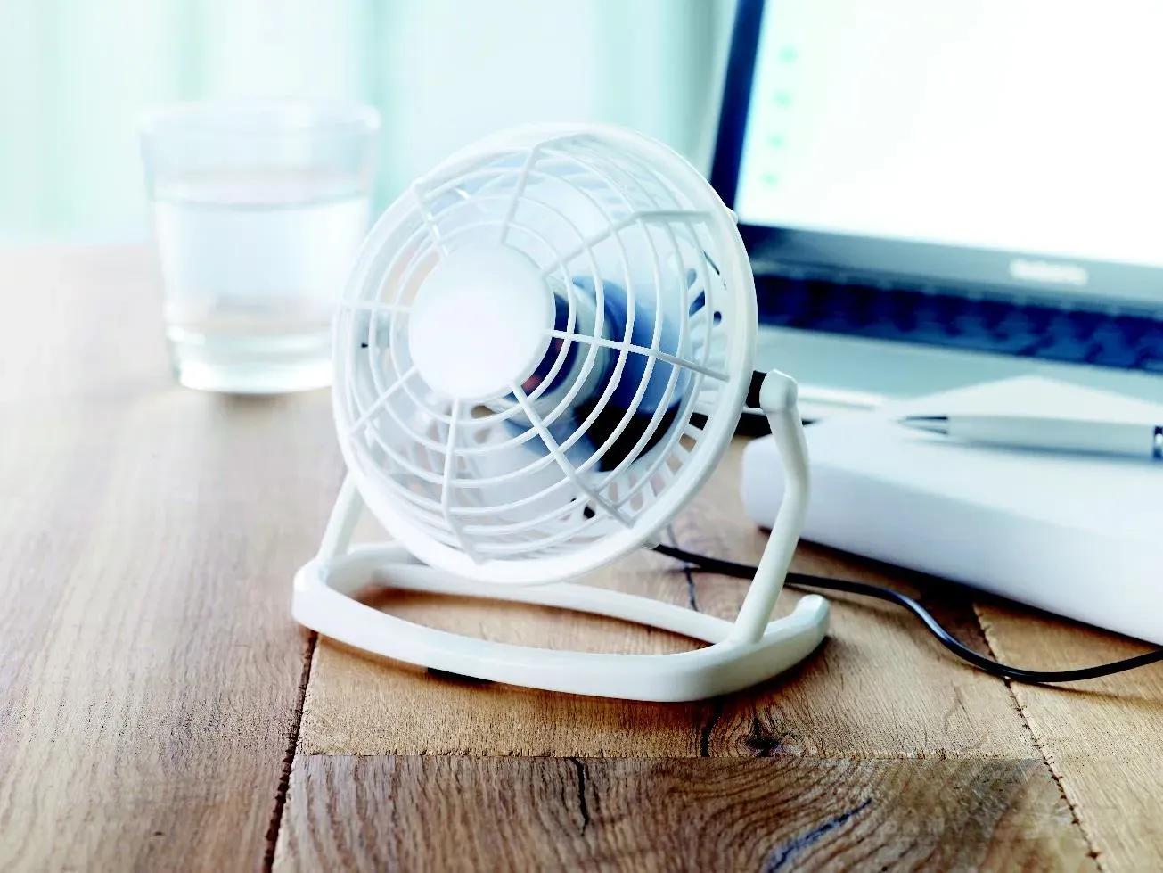 Airy USB-Powered Desk Fan – ABS Casing — White