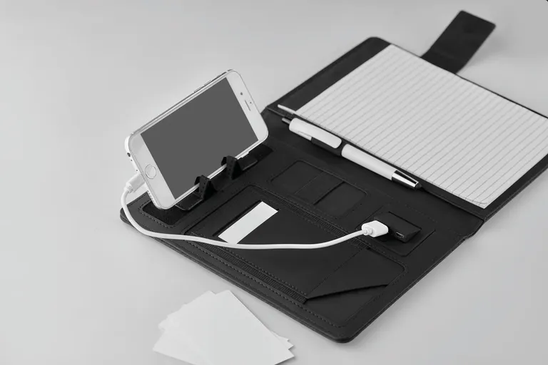 Powernoty A5 Conference Folder with 4000mAh Power Bank – Built-In USB-C & Notepad