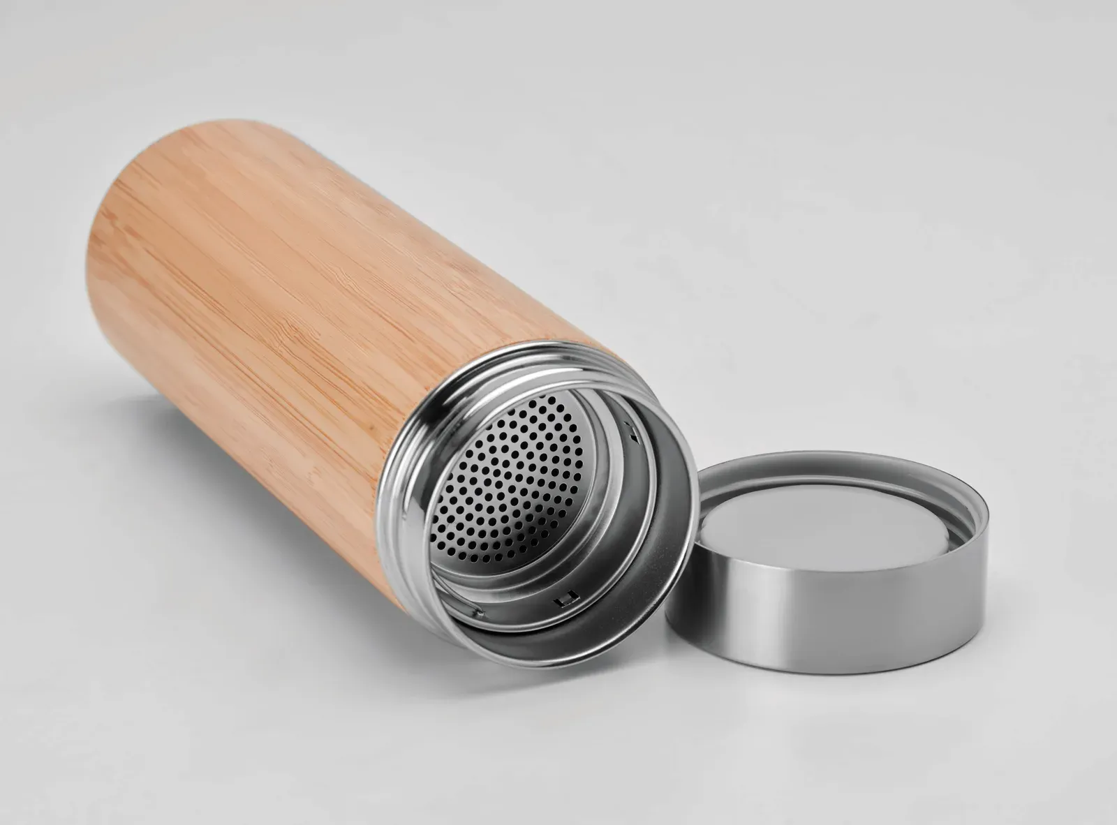 Batumi – Double Wall Stainless Steel Insulating Vacuum Flask with Bamboo Cover and Additional Tea Infuser — Wood