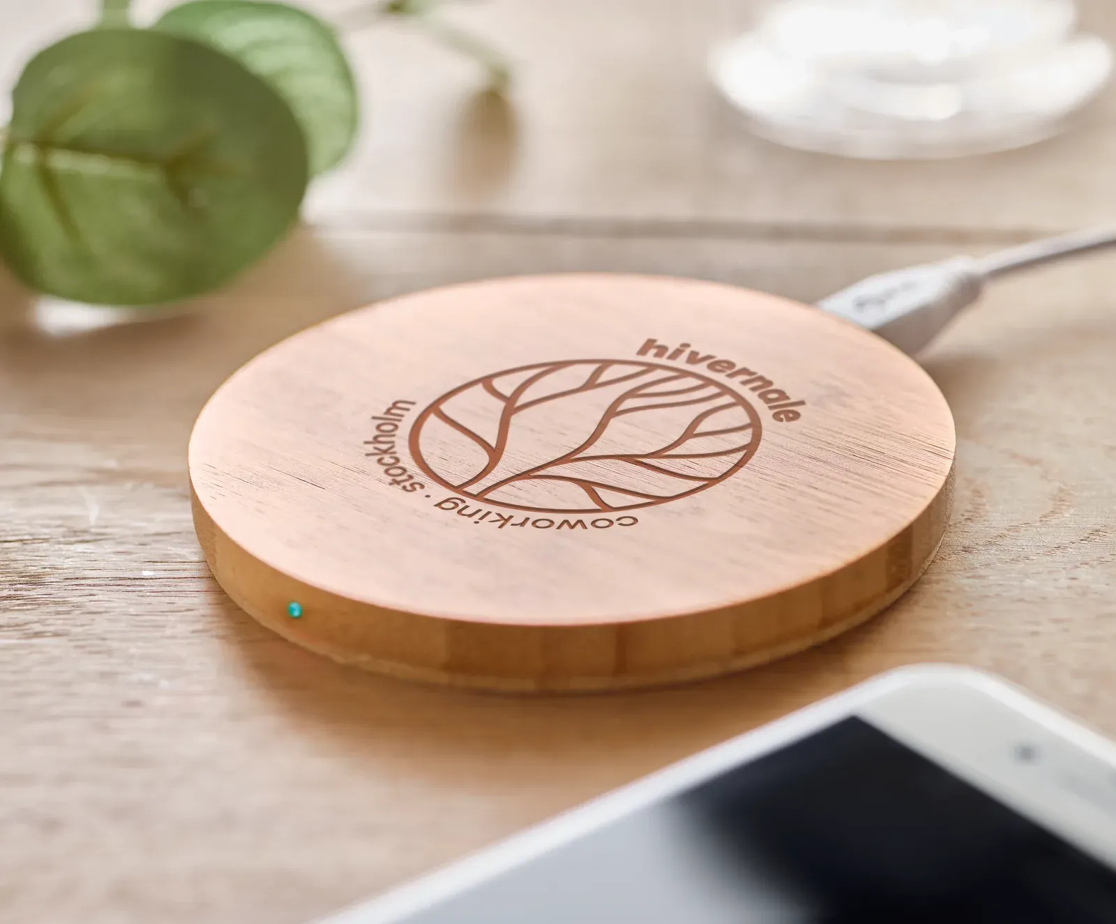 Rundo Bamboo Wireless Charger – 5W with Charging Indicator Light — Wood