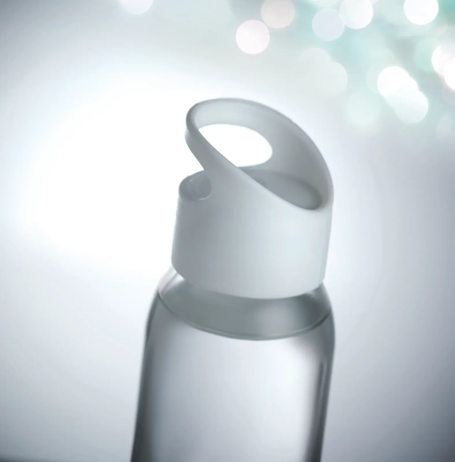 Praga Glass – Glass Bottle with PP Lid with Hanging Carrying Loop — White