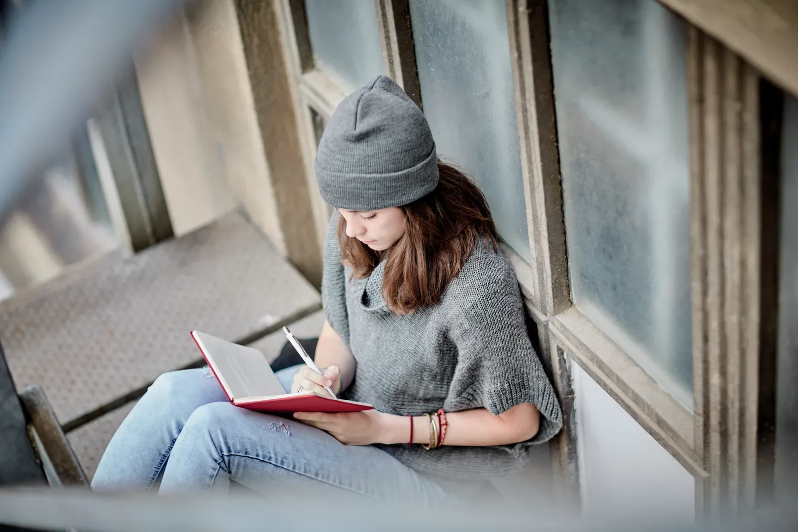 Polo RPET Knitted Beanie with Cuff — White/Grey